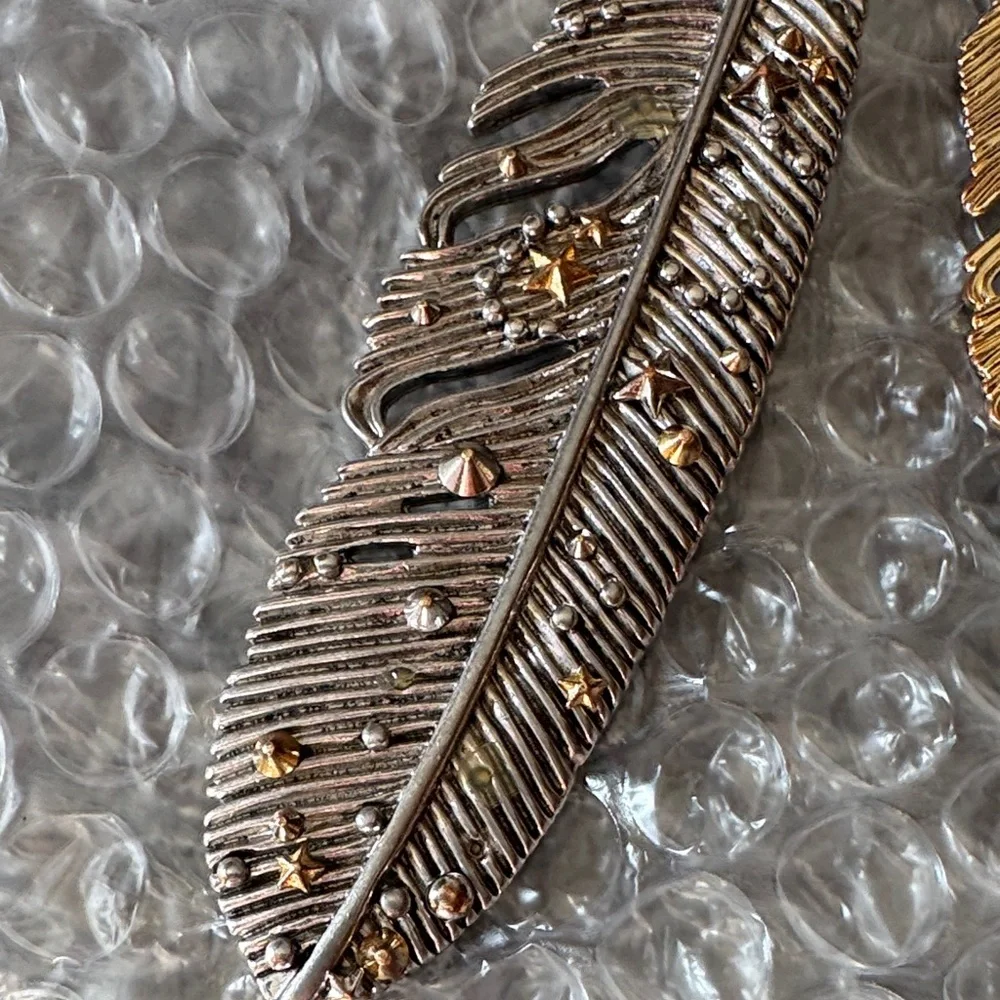 Coach RARE  Metallic Feather Keychain - Picture 4 of 8